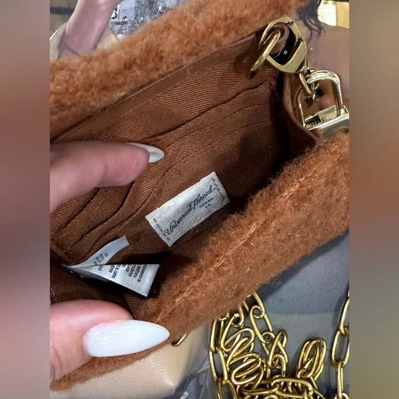 Universal Thread Teddy Crossbody Bag – Brown with Chain Strap - Picture 7 of 9